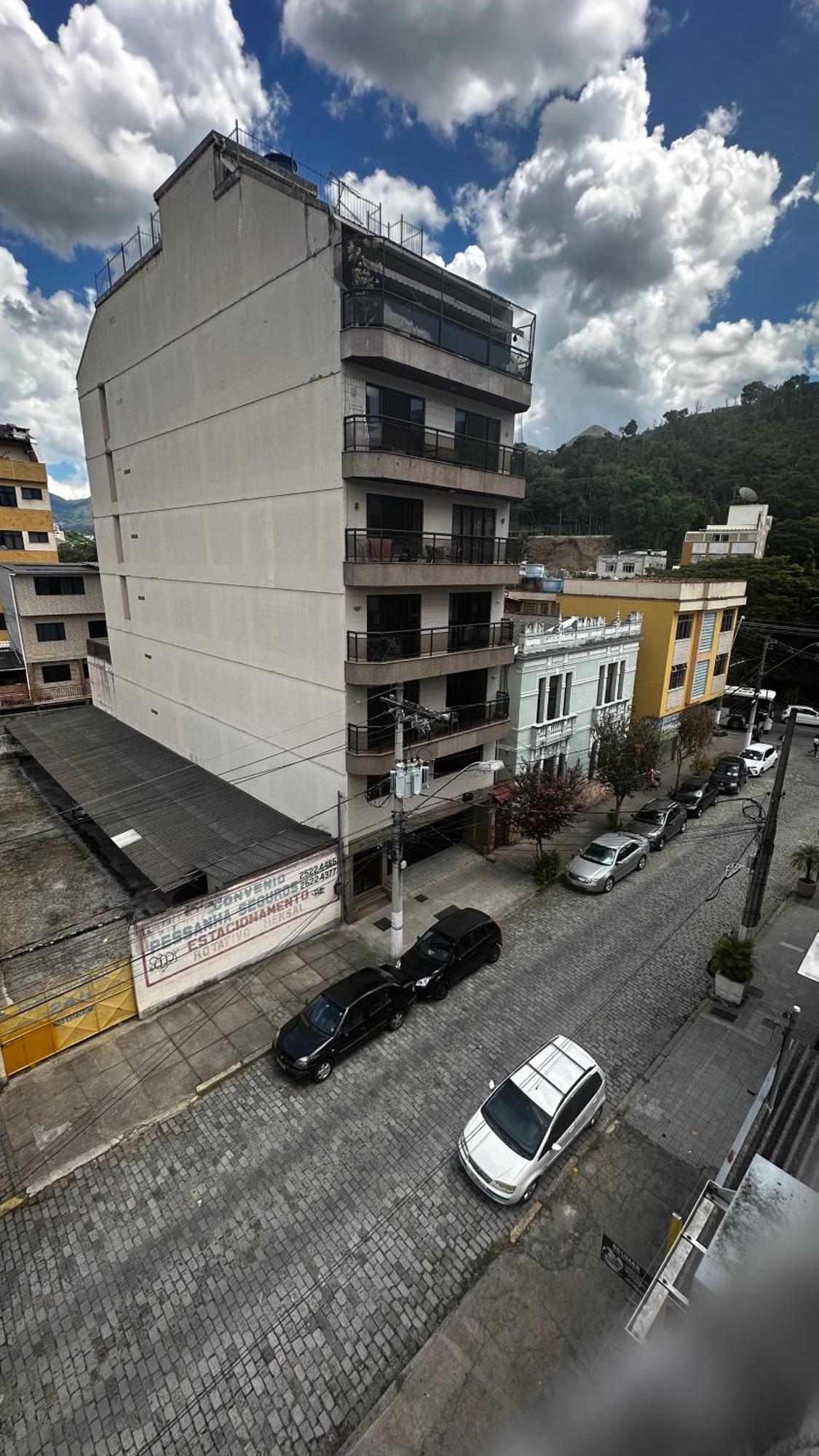 Novo Sofisticado No Centro Da Com Garagem Nova Friburgo